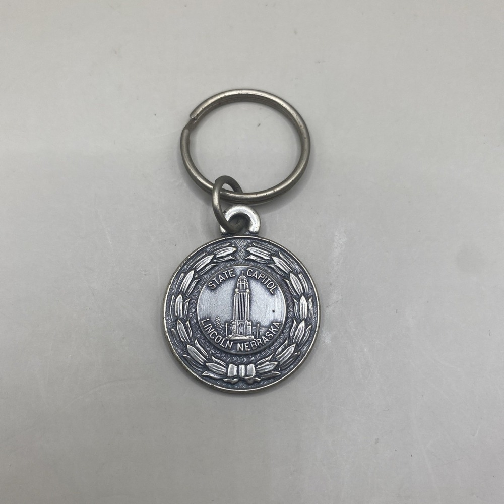 Vintage Metal‎ Keychain Key Ring Pewter Lincoln Nebraska State Capitol Medallion